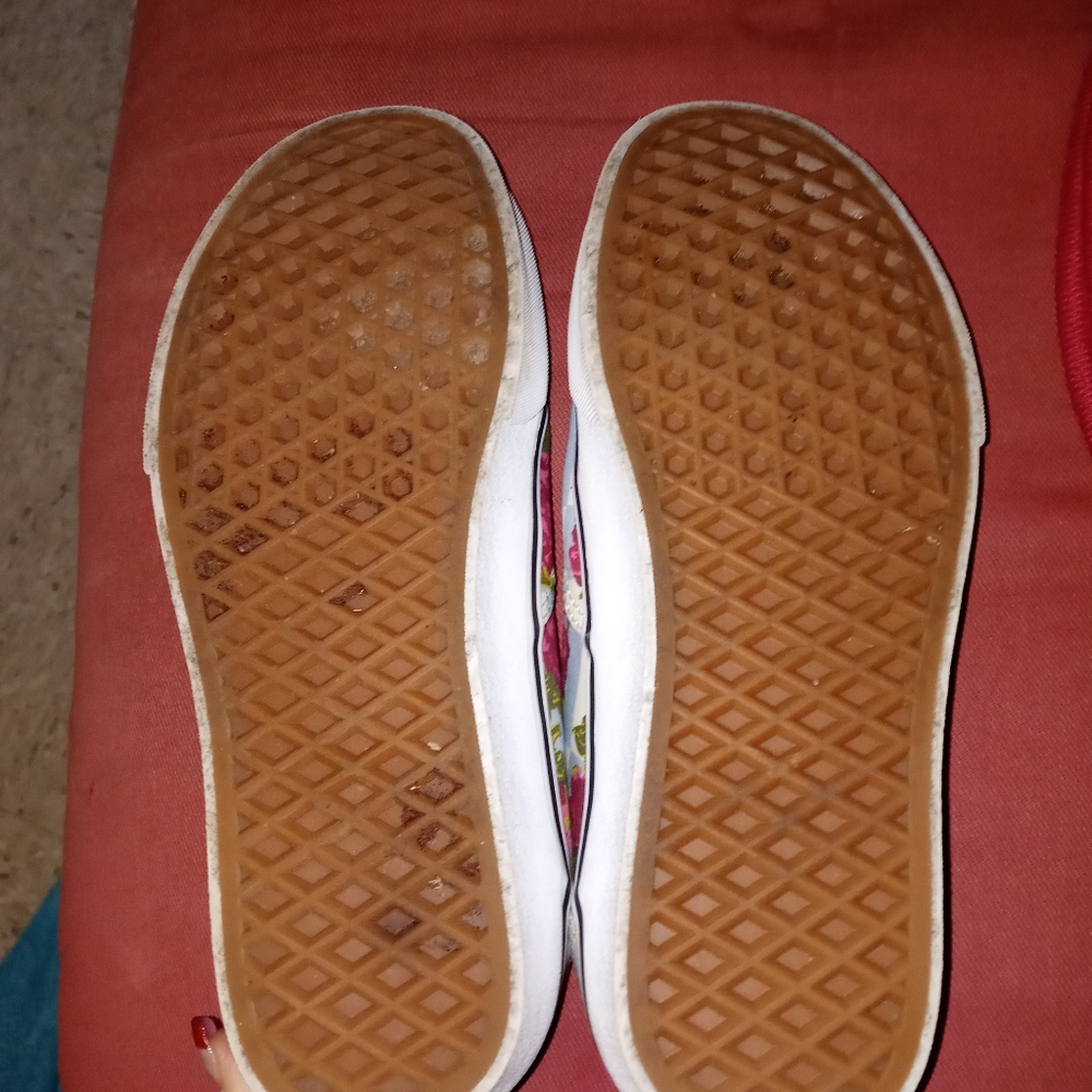 Rose Vans - Picture 3 of 4